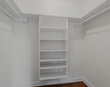 13902 Calvert Street - Photo Thumbnail 24