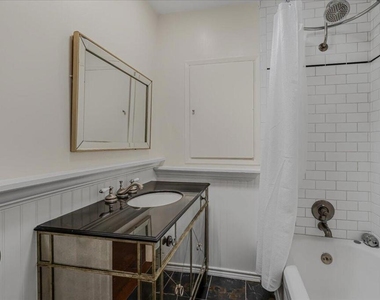 13902 Calvert Street - Photo Thumbnail 15