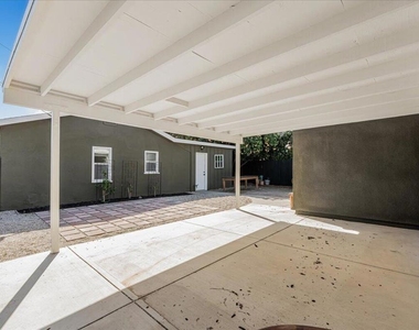 13902 Calvert Street - Photo Thumbnail 30