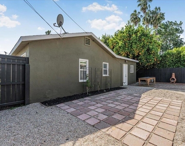 13902 Calvert Street - Photo Thumbnail 29