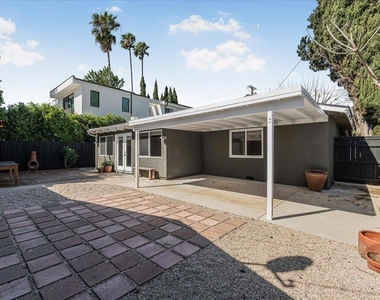13902 Calvert Street - Photo Thumbnail 28