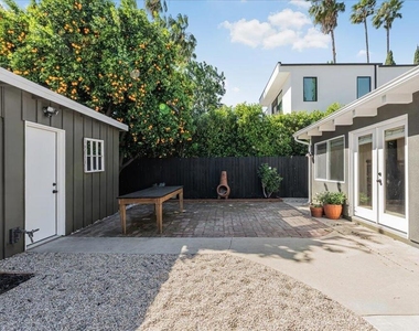 13902 Calvert Street - Photo Thumbnail 27