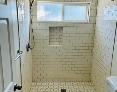 17402 Mayall - Photo Thumbnail 5