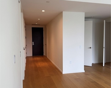 877 Francisco - Photo Thumbnail 13