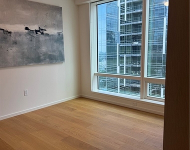 877 Francisco - Photo Thumbnail 7
