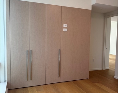 877 Francisco - Photo Thumbnail 8