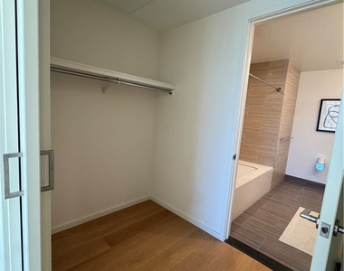 877 Francisco - Photo Thumbnail 5
