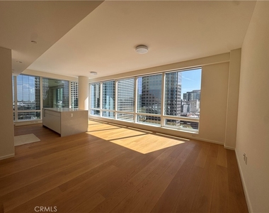 877 Francisco - Photo Thumbnail 1