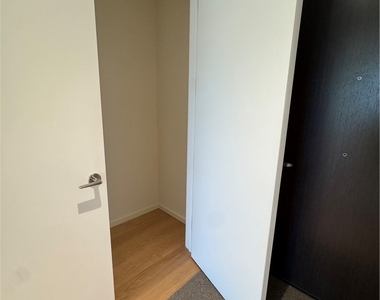 877 Francisco - Photo Thumbnail 11