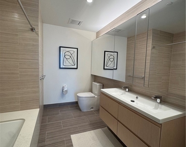 877 Francisco - Photo Thumbnail 6