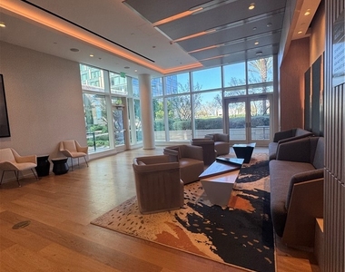 877 Francisco - Photo Thumbnail 15
