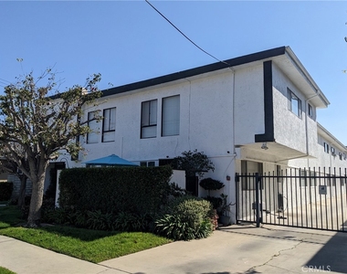 2758 Orange Avenue - Photo Thumbnail 15