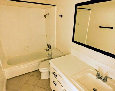 2758 Orange Avenue - Photo Thumbnail 9
