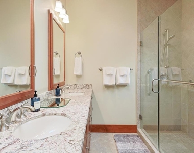 1027 Encino - Photo Thumbnail 27