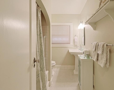 1027 Encino - Photo Thumbnail 34
