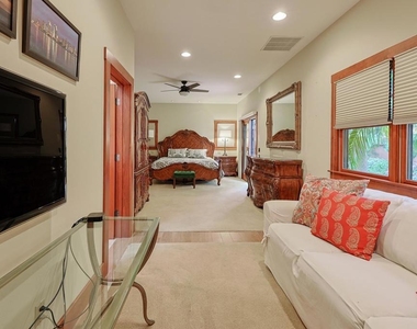 1027 Encino - Photo Thumbnail 19