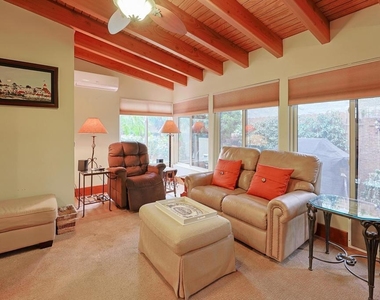 1027 Encino - Photo Thumbnail 17