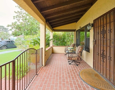 1027 Encino - Photo Thumbnail 45