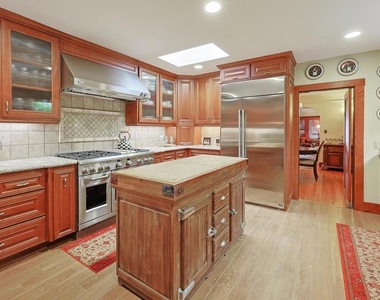 1027 Encino - Photo Thumbnail 9