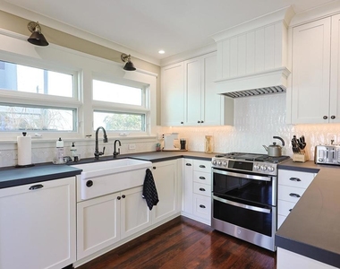576 E - Photo Thumbnail 11
