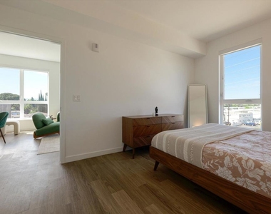 18900 Parthenia Street - Photo Thumbnail 20