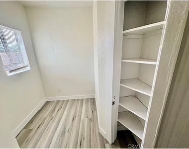 549 E 17th Street - Photo Thumbnail 10