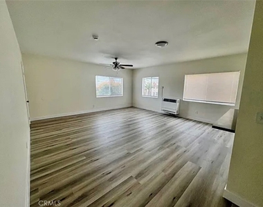 549 E 17th Street - Photo Thumbnail 1