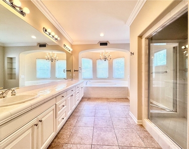 17 Pamela Way - Photo Thumbnail 16