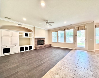 17 Pamela Way - Photo Thumbnail 6