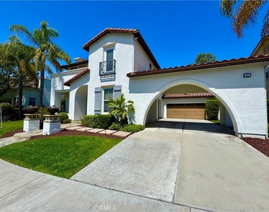 17 Pamela Way - Photo Thumbnail 2