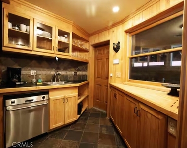 1140 Vine Avenue - Photo Thumbnail 5