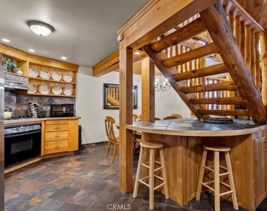 1140 Vine Avenue - Photo Thumbnail 10