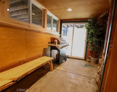 1140 Vine Avenue - Photo Thumbnail 16