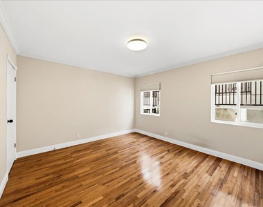 11719 Mayfield Avenue - Photo Thumbnail 12