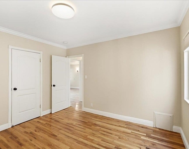 11719 Mayfield Avenue - Photo Thumbnail 9