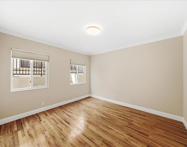 11719 Mayfield Avenue - Photo Thumbnail 8