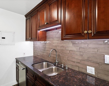 11719 Mayfield Avenue - Photo Thumbnail 6