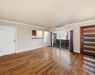 11719 Mayfield Avenue - Photo Thumbnail 2