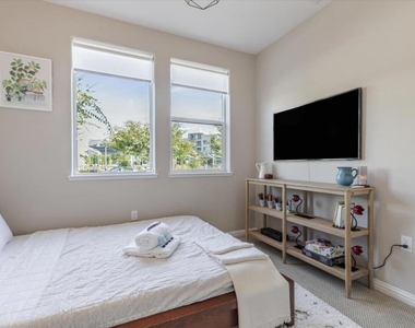 6568 Vision Court - Photo Thumbnail 13
