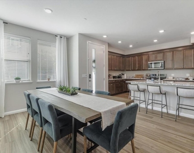 6568 Vision Court - Photo Thumbnail 12