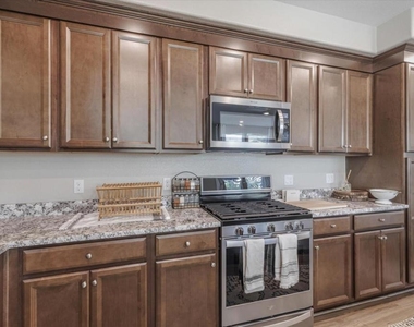6568 Vision Court - Photo Thumbnail 8