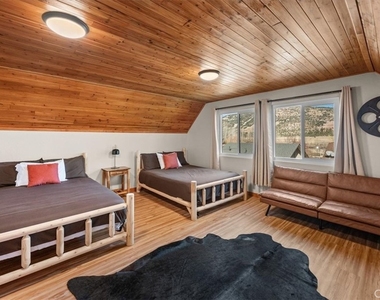 1025 E Country Club - Photo Thumbnail 19