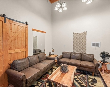 1025 E Country Club - Photo Thumbnail 9