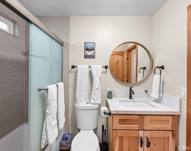 1025 E Country Club - Photo Thumbnail 14