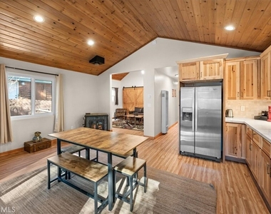 1025 E Country Club - Photo Thumbnail 5