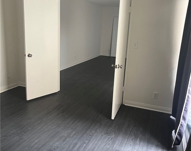 5625 Sumner Way - Photo Thumbnail 13