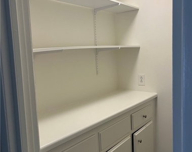 5625 Sumner Way - Photo Thumbnail 17