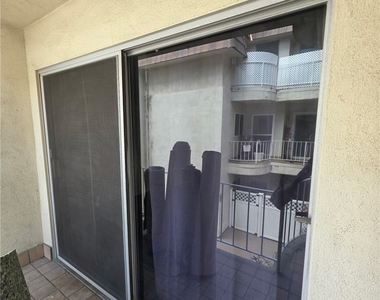 5625 Sumner Way - Photo Thumbnail 21