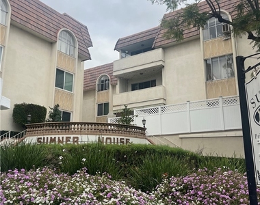 5625 Sumner Way - Photo Thumbnail 1