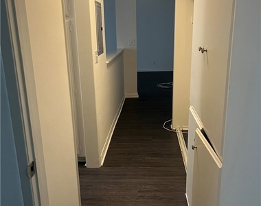 5625 Sumner Way - Photo Thumbnail 7